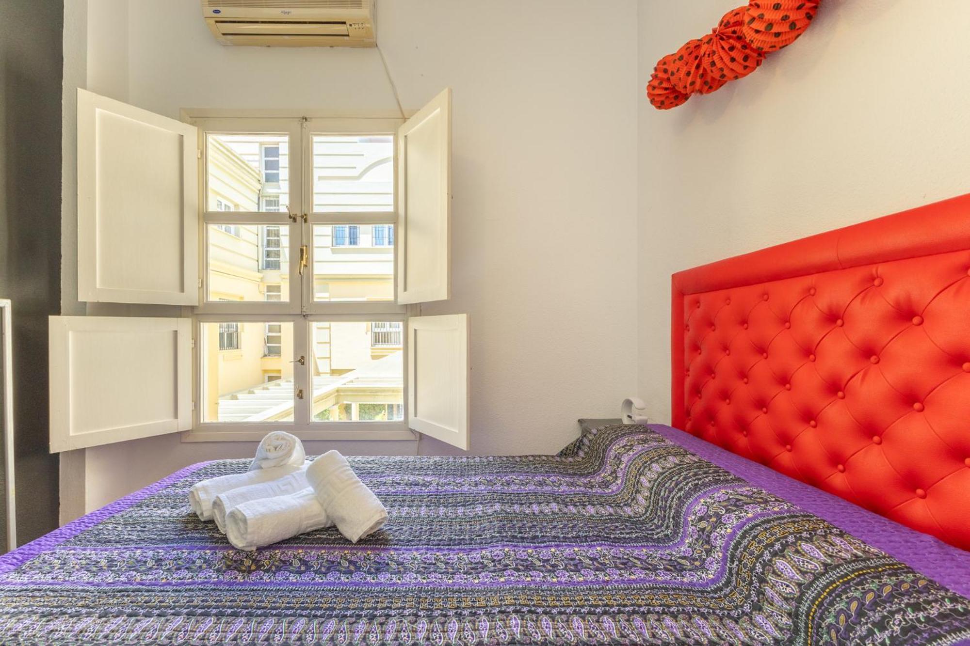 Conde Center Premium Suites, Free Parking เซบีญา ภายนอก รูปภาพ